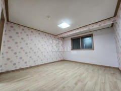 Bukseong-dong, 3 bedrooms, 2 bathrooms 3th image