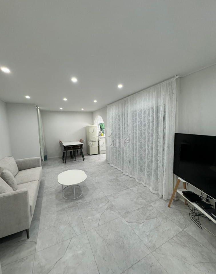 🏠 Wally's Two-Story House 7th image