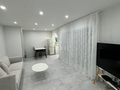 🏠 Wally's Two-Story House 7th image