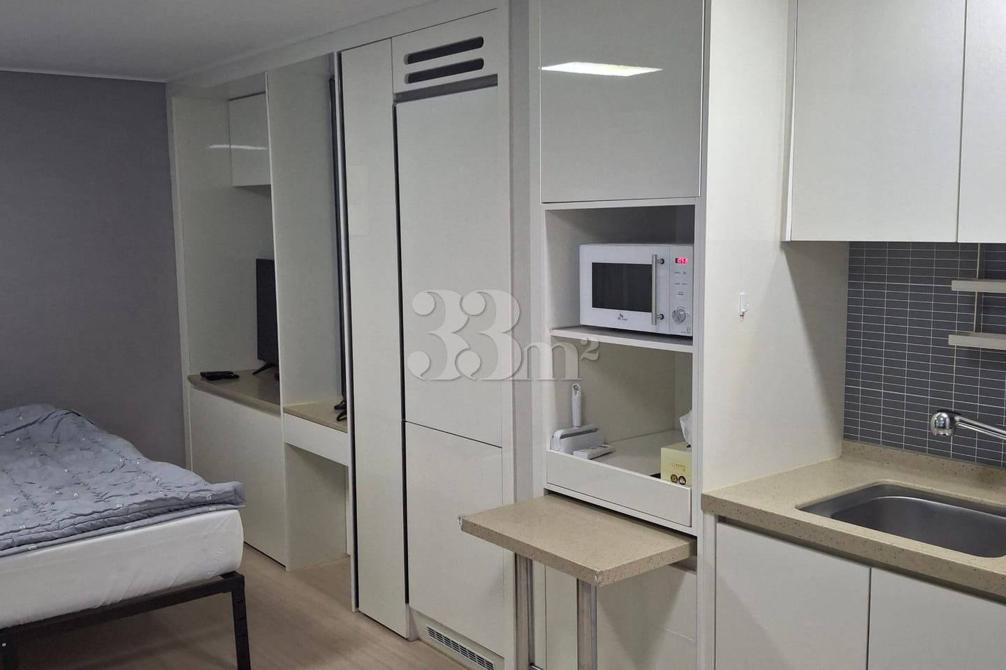 1-minute walk from Busan Station and Jungang  3th image