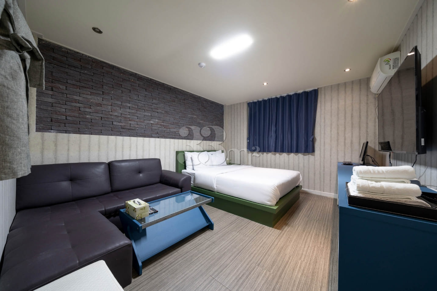 Suwon's Best Accommodation with a Whirlpool B 8th image