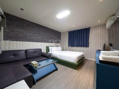 Suwon's Best Accommodation with a Whirlpool B 8th image