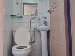 No. 105 1th image