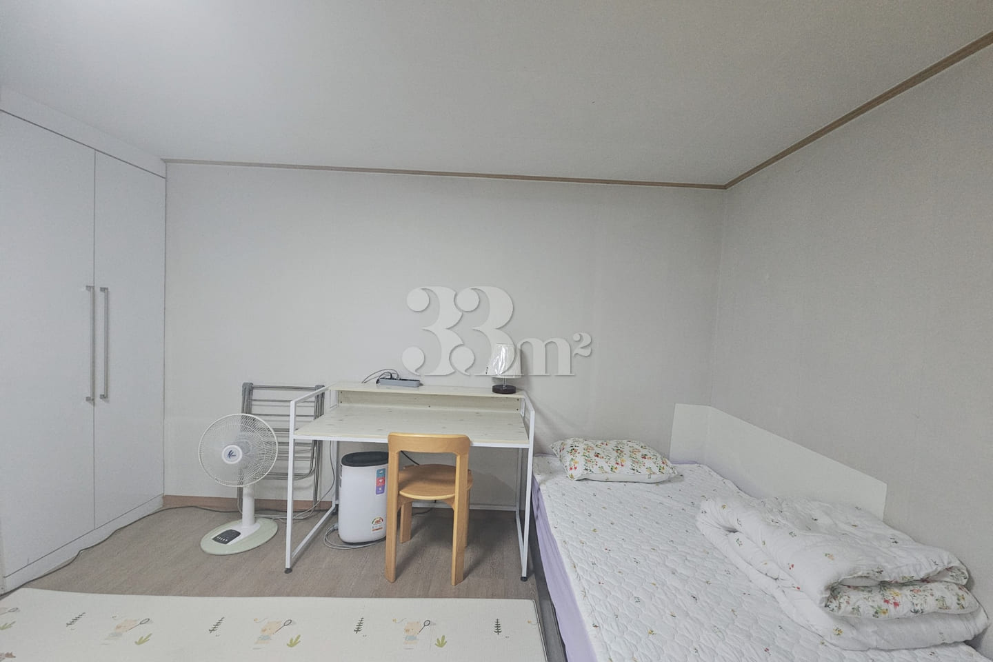 Quiet and affordable studio apartment 1th image