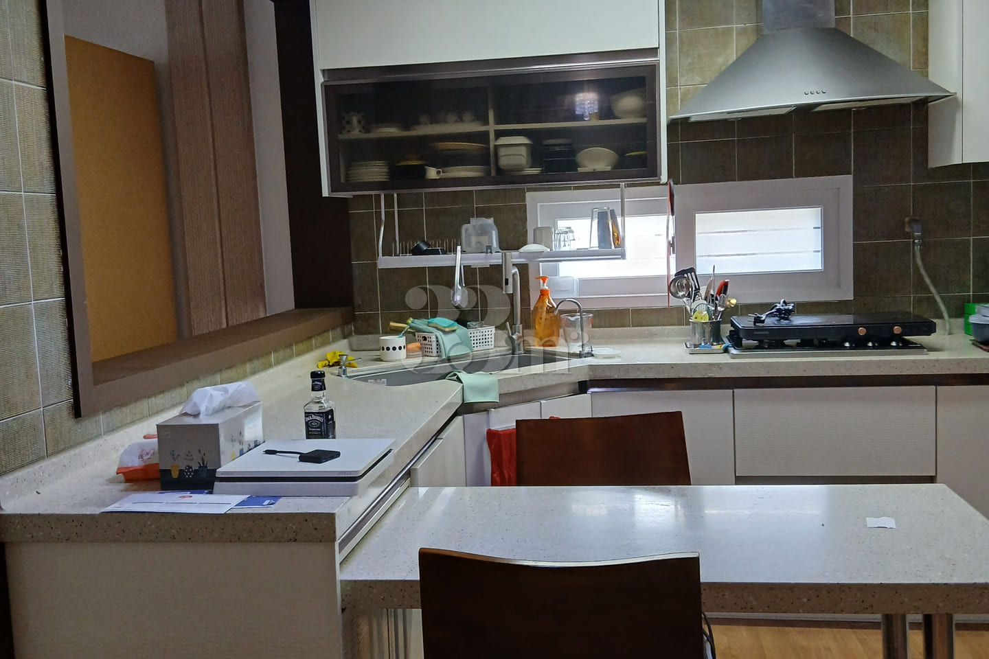 1 Minute from City Hall ☆ Spacious Home on Ju 5th image