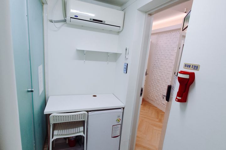 Convenient room in a great location 4th image