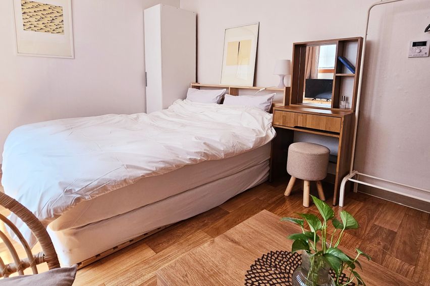 홍대신촌사이풀옵션8평