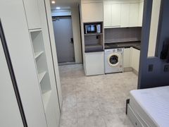 Studio apartment 5th image