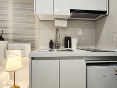 Room 202 6th image