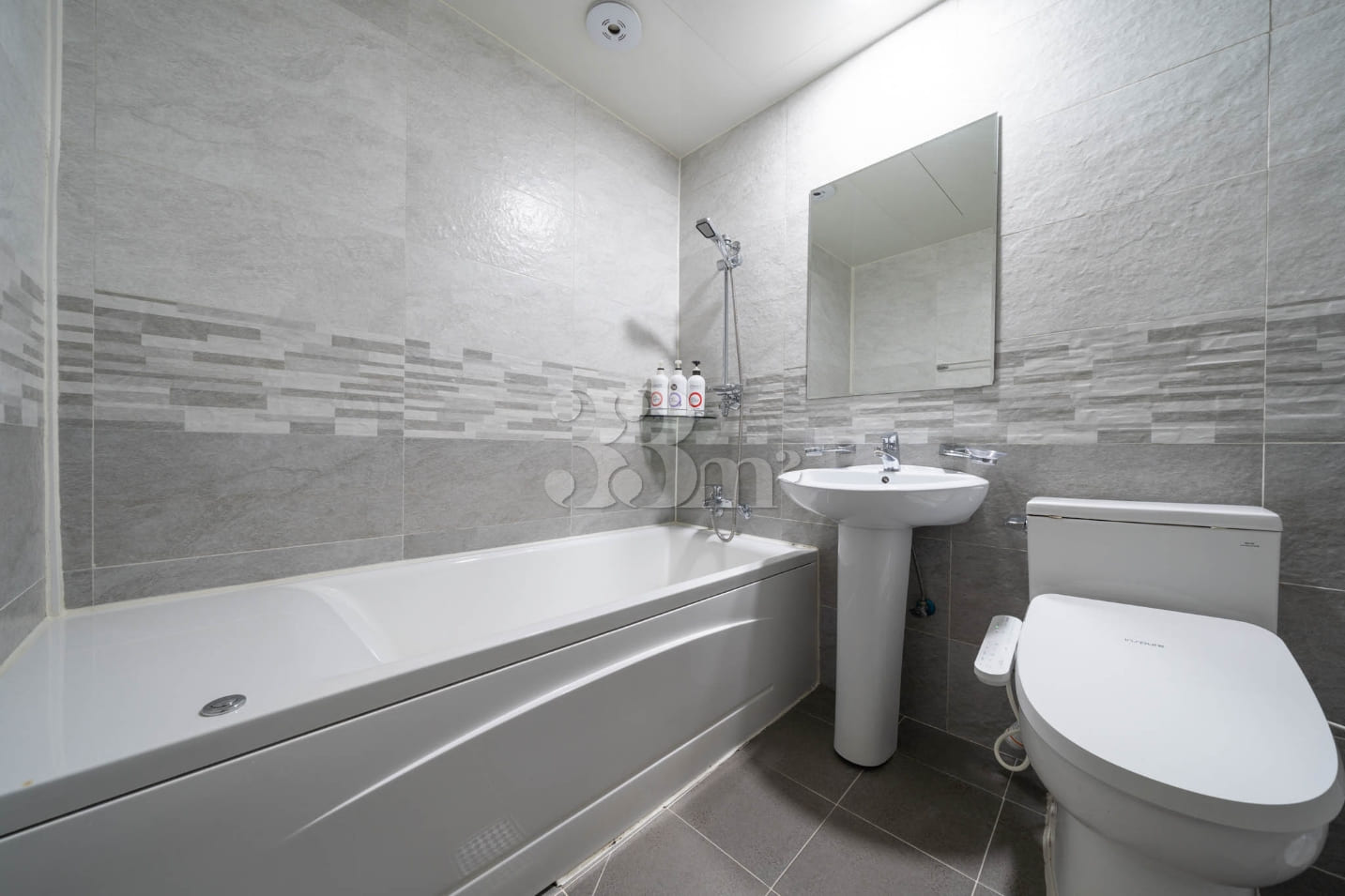 Suwon's Best Accommodation with a Whirlpool B 10th image