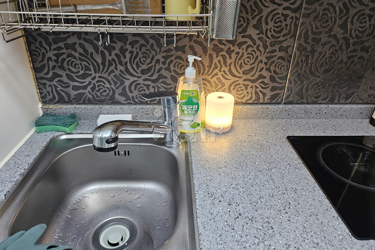 4-minute walk to the subway, fully furnished 4th image