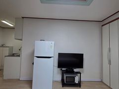Neat studio apartment in Gokseon-dong, Suwon 2th image