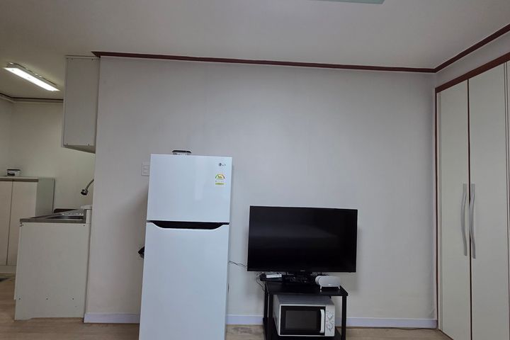 Neat studio apartment in Gokseon-dong, Suwon 2th image