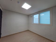 Neat two-room apartment in Doksan-dong 3th image