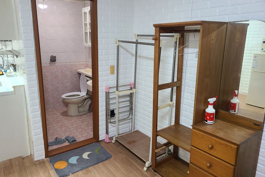 상록수 반지하 104호