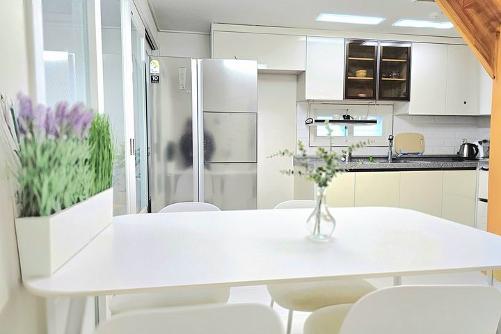 8-minute walk from Kkachisan Station, 3-room 3th image