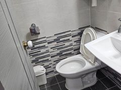 Two-room unit (No. 106) with convenient trans 2th image