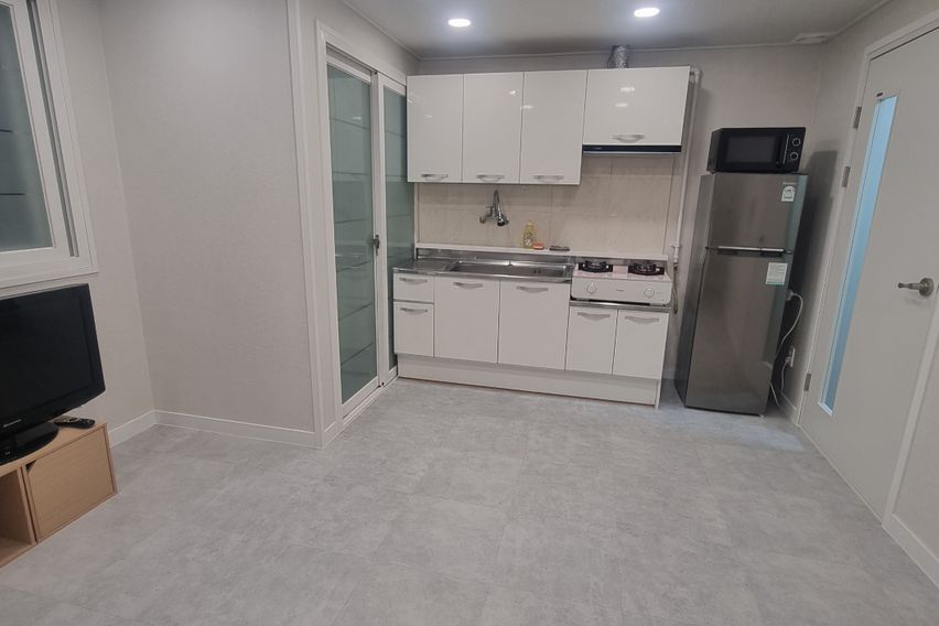 큰방+거실+주차 H36 3번째 이미지