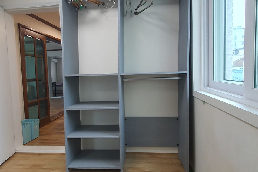 Minimalist Detached House 4th image