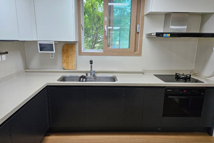 Newly built apartment, 4 large rooms 2th image