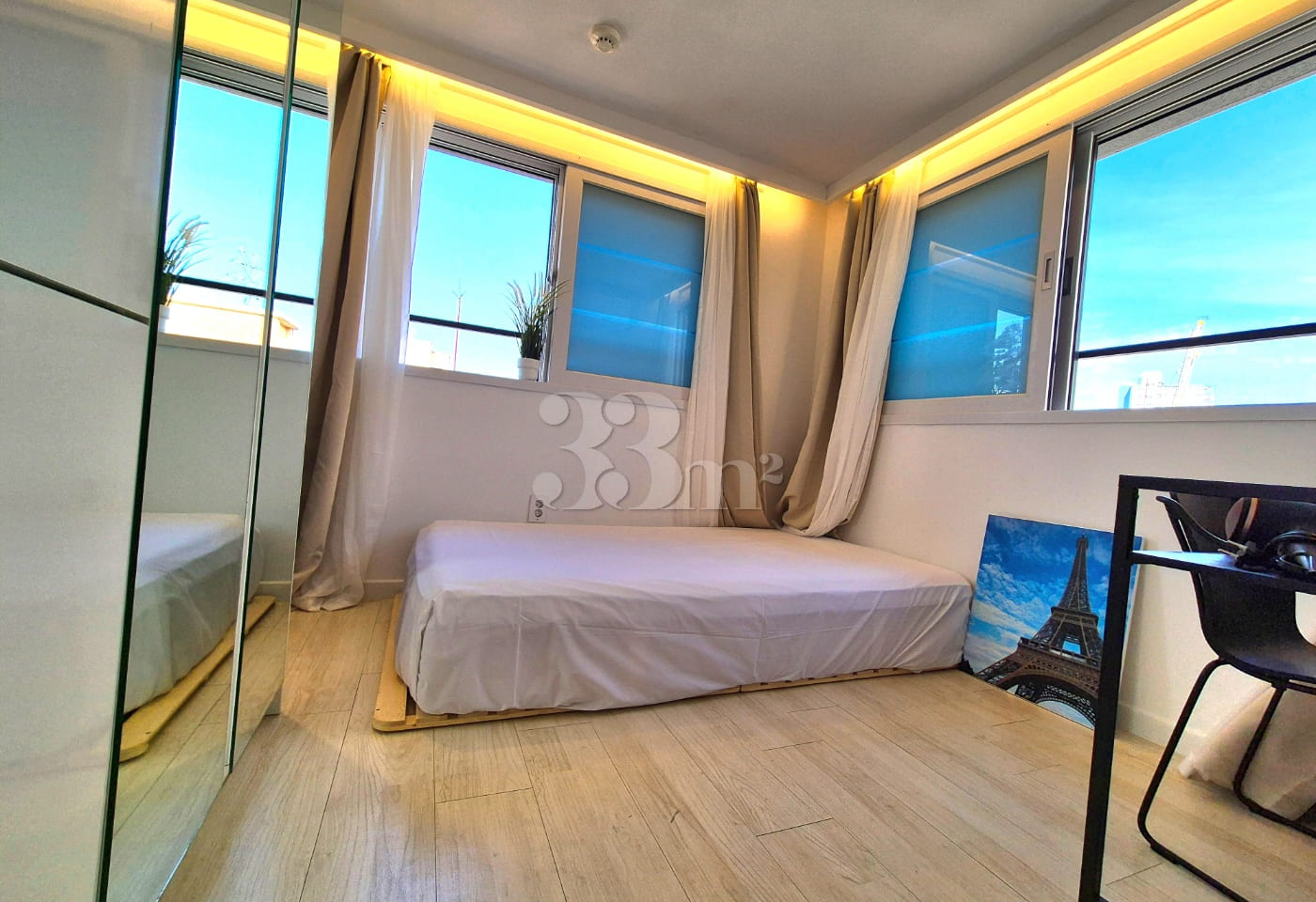 ❤️ Sunny, newly built unit with windows on tw 1th image