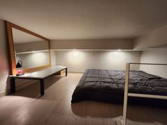 Right by the subway station. Spacious duplex 10th image