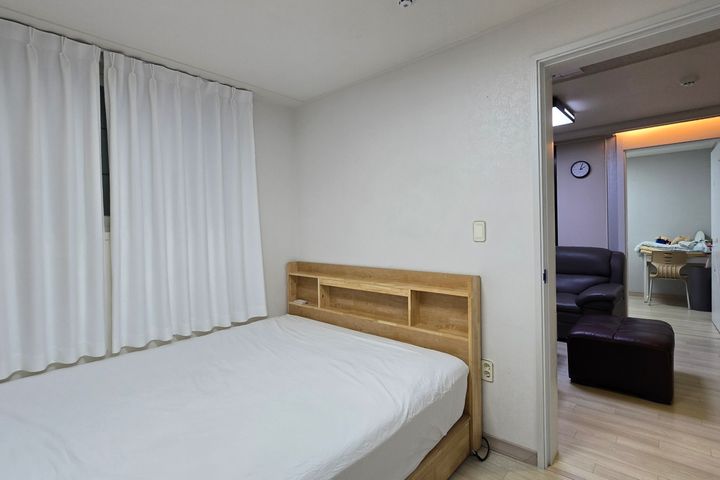 Clean two-room apartment near Yeonsinnae Stat 14th image