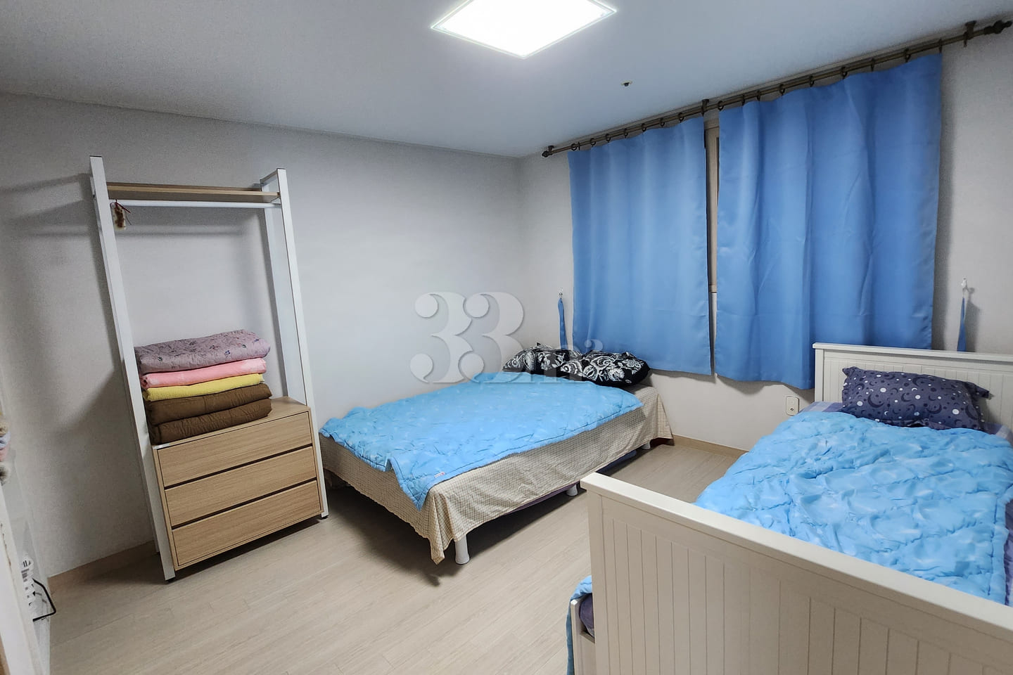 6 bedrooms, 4 bathrooms 2th image