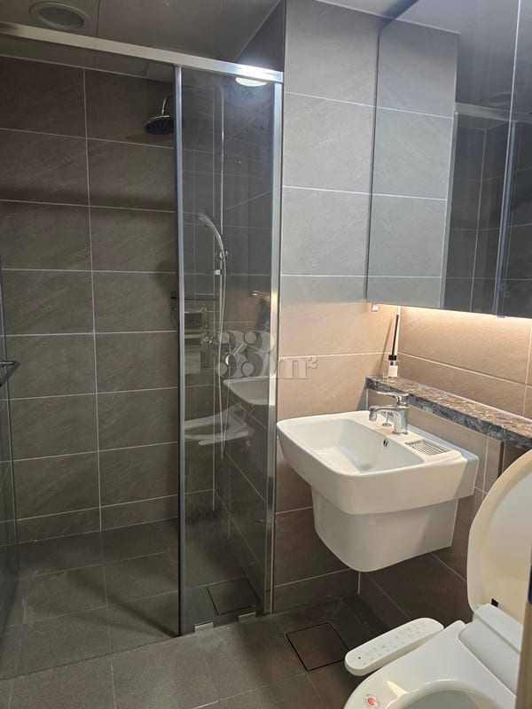 Songdo high-rise unit with 3 bedrooms and a s 8th image