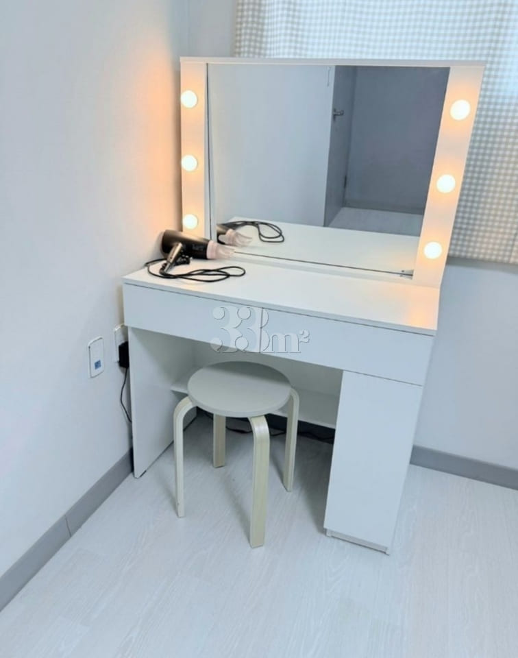 Fully furnished, prime location right next to 4th image