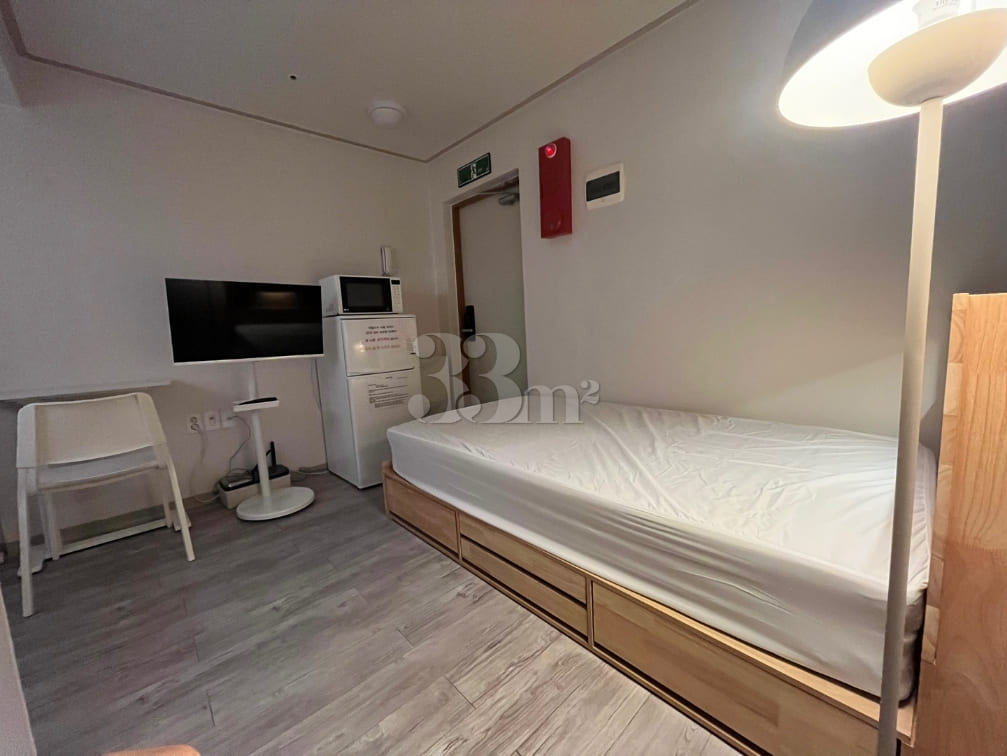 2-minute walk from Sinchon Station (Line 2) 4th image