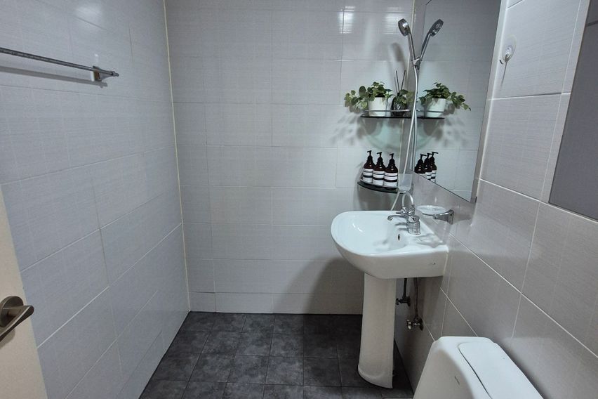 합정역1분/3룸/8인