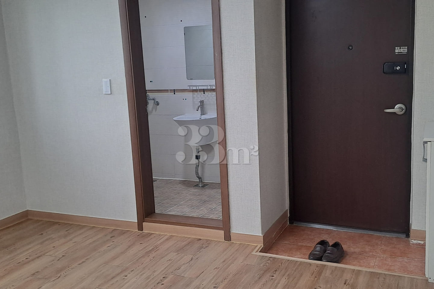 1.5-room unit with a spacious room and living 4th image