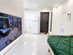 Charming studio apartment 8th image