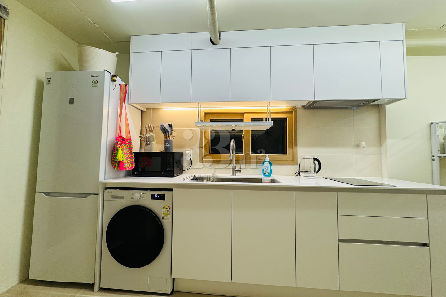 Living in a 23-Pyeong Apartment During Peak C 16th image