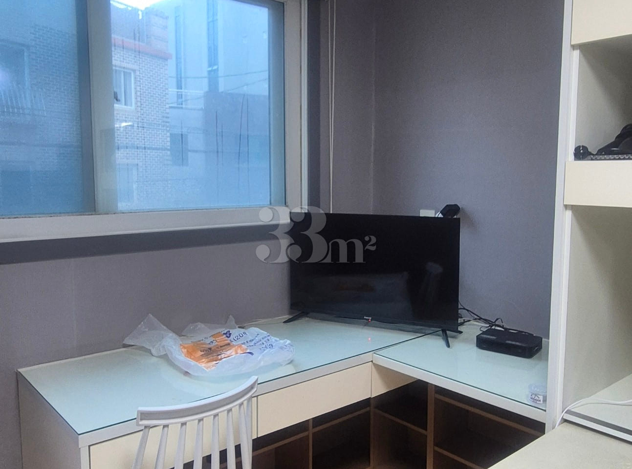 Room 206, 2nd Floor 5th image
