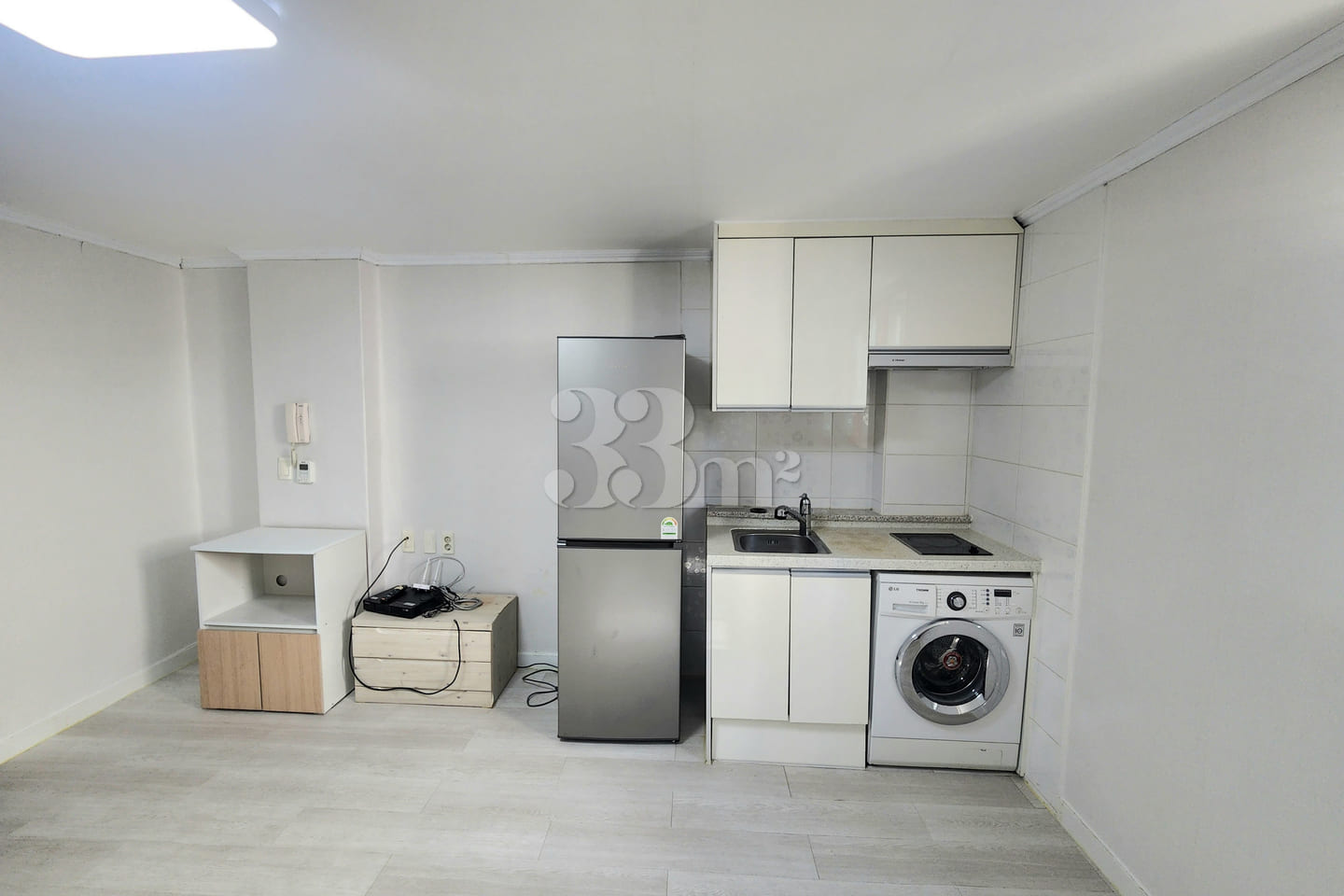 Spacious studio apartment near Busan City Hal 1th image