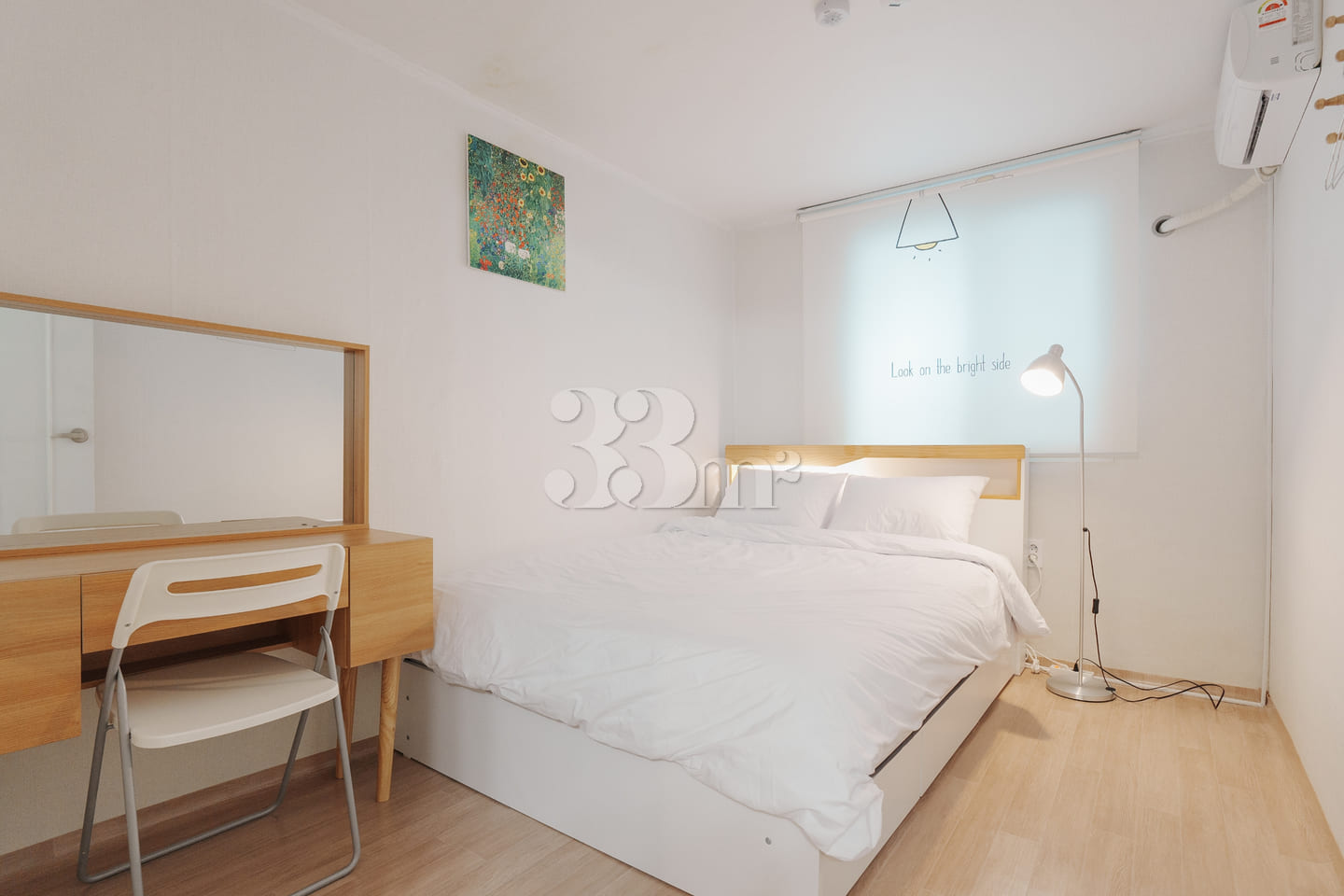 September Discount: Fully Furnished 2-Room Un 0th image