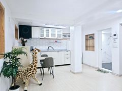 Clean, fully-equipped house 0th image