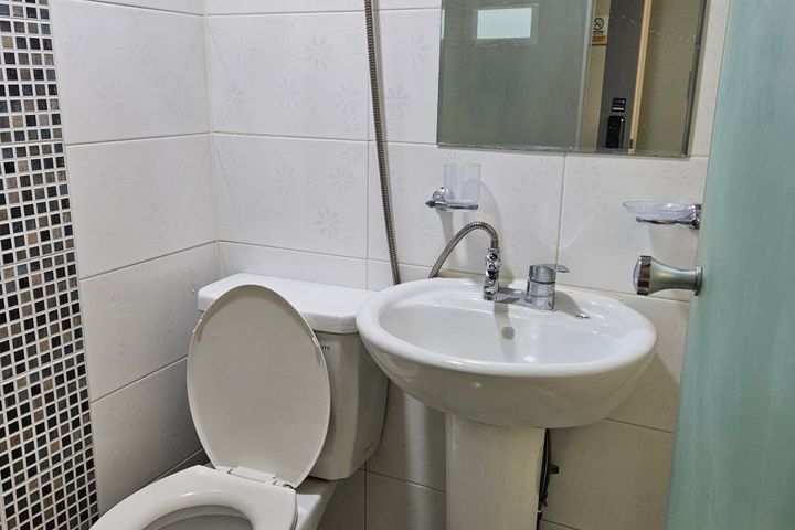Room 204 (Men's Room) 3th image