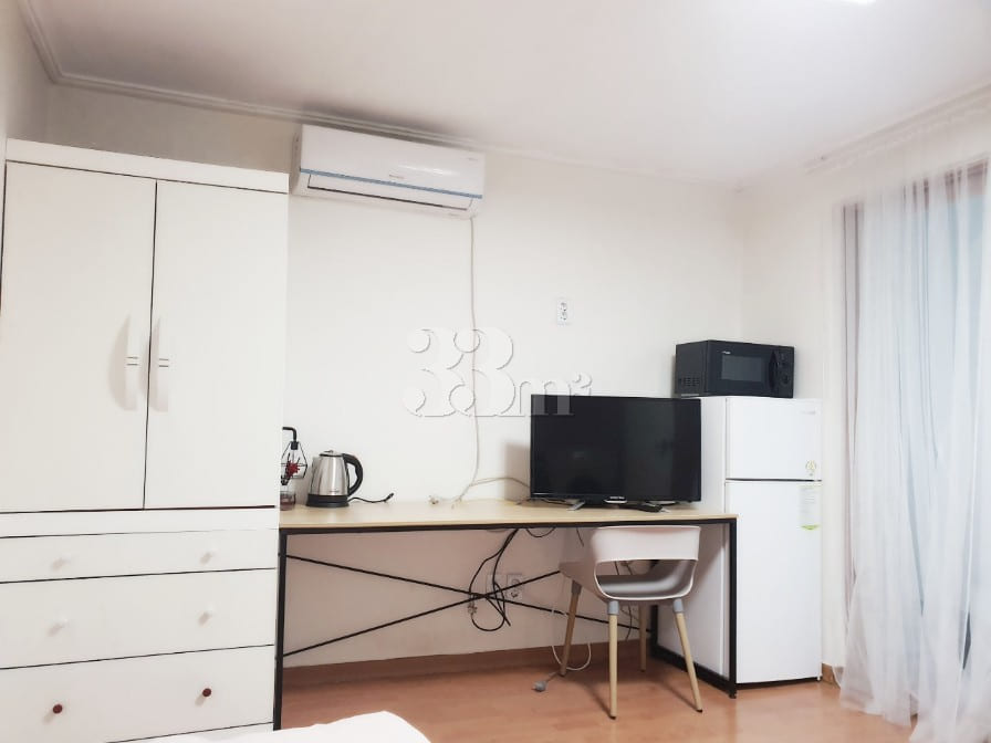 Detached studio with designated parking 0th image