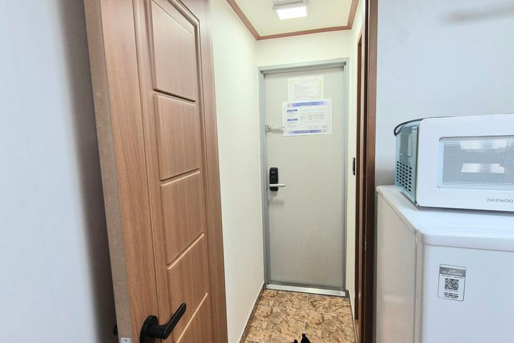 Spacious and clean near the back gate of Chon 3th image