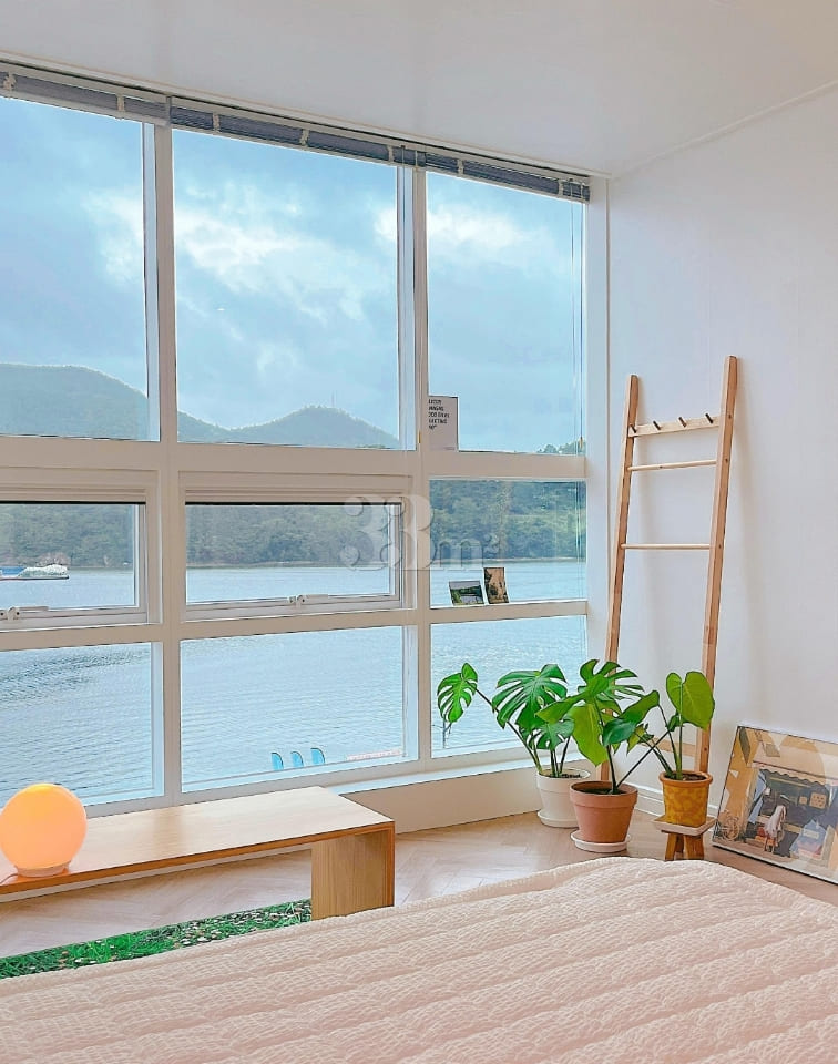 Panoramic view of the sea in Tongyeong 1th image