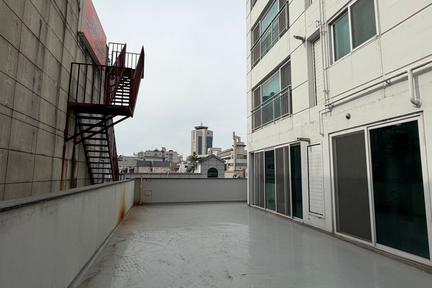 야외 테라스가 넓은 집