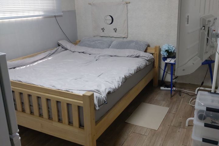 Affordable studio apartments in Hongdae 5th image