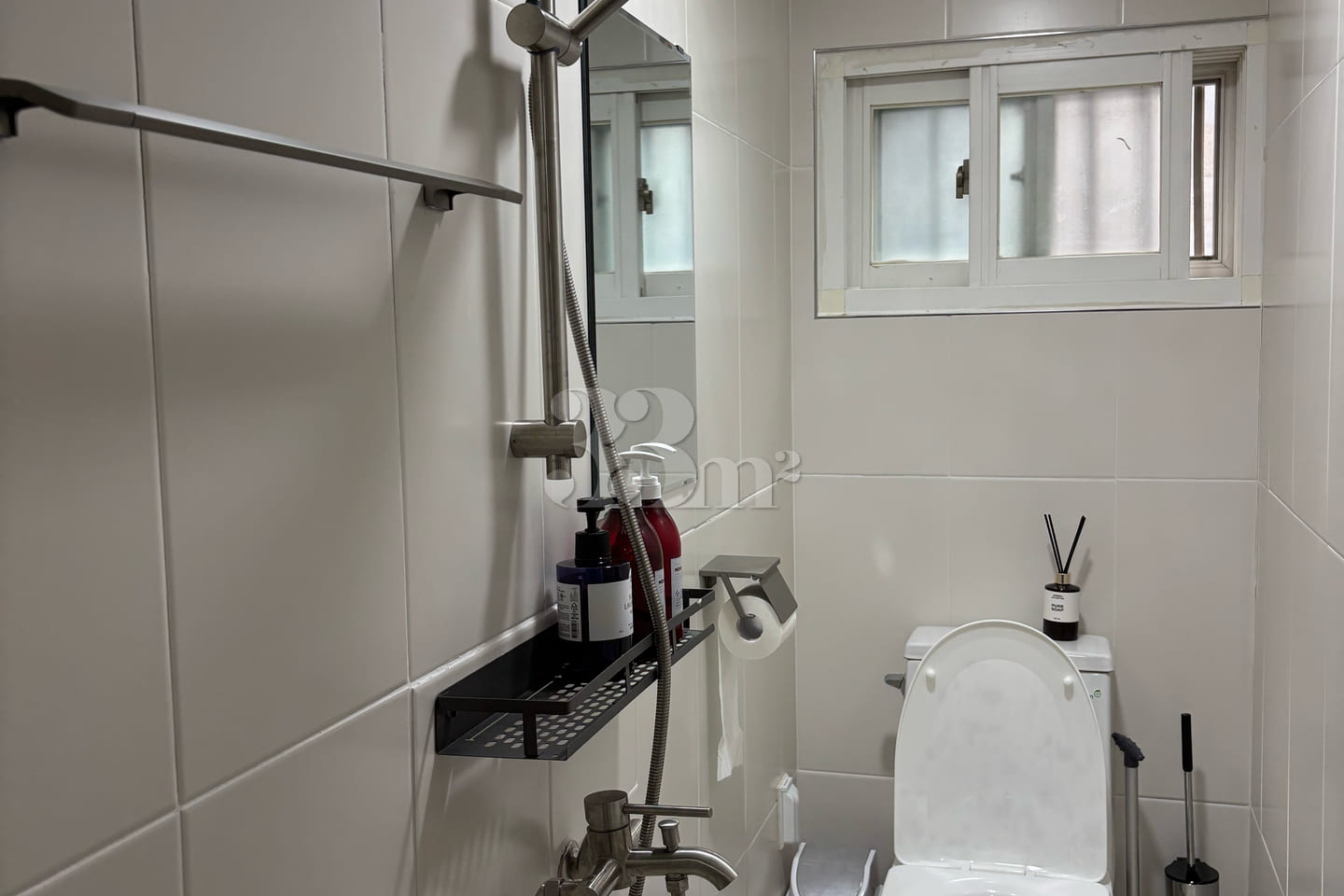 Great location in Yeonnam-dong; spacious. 12th image