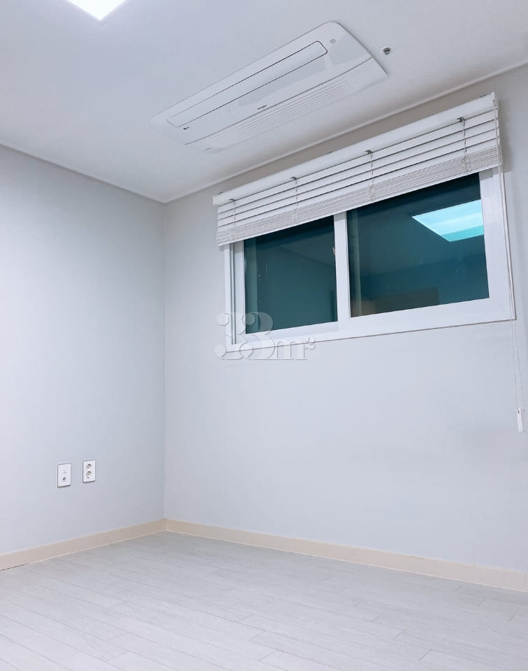 New 2-room apartment, 10 seconds from Gaehwas 1th image