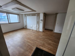 Villa in Neungpyeong-dong, near Seongnam and 0th image