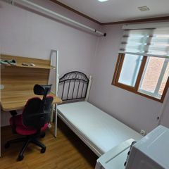 여성전용 2층 1인실 방 이미지
