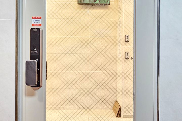 Newly built, fully furnished, high-quality st 5th image